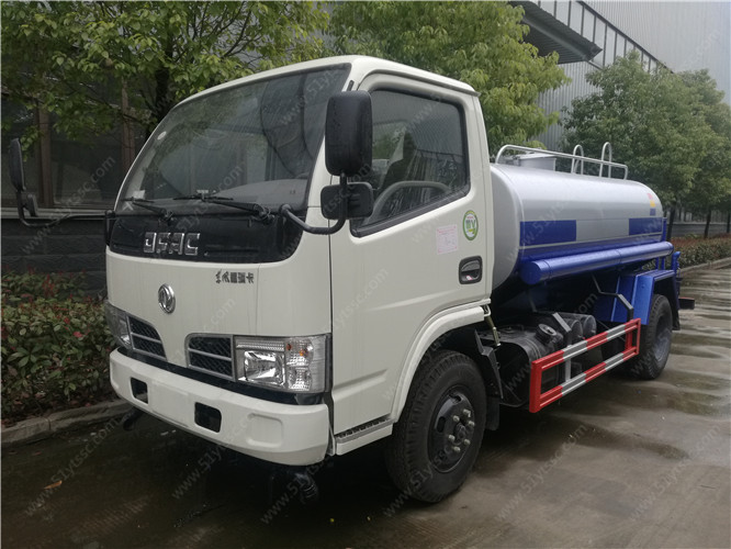 東風(fēng)多利卡|2方藍(lán)牌灑水車(chē)(2方 藍(lán)牌)