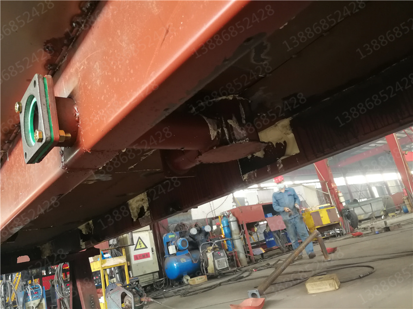 湖北盈通汽車藍(lán)牌3噸掃路車