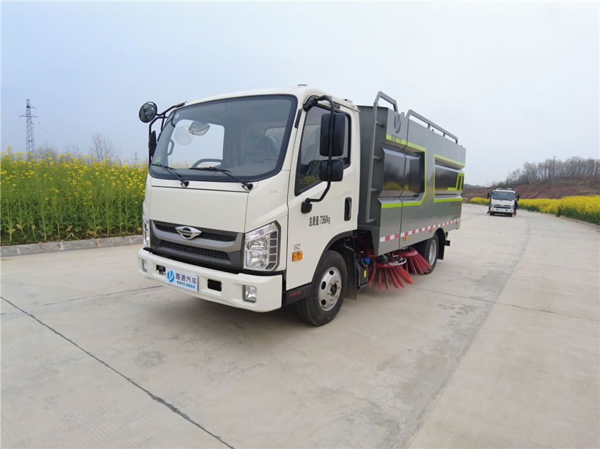 領(lǐng)航5.5方洗掃車_CLT5070TXSBJ6型洗掃車