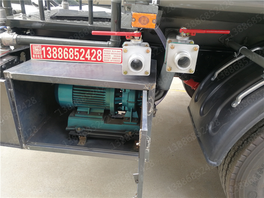 湖北盈通汽車藍(lán)牌3噸掃路車